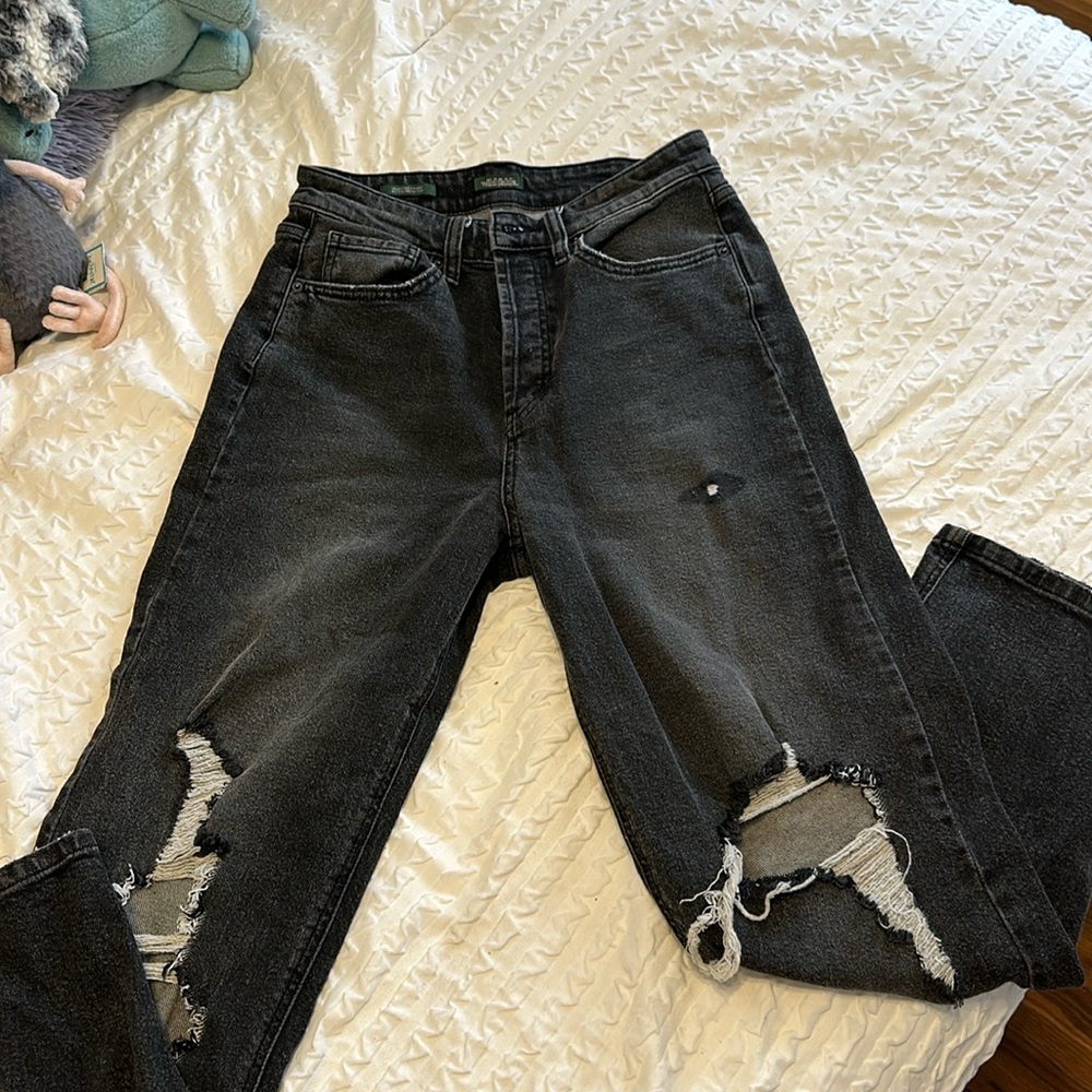 Black ripped jeans